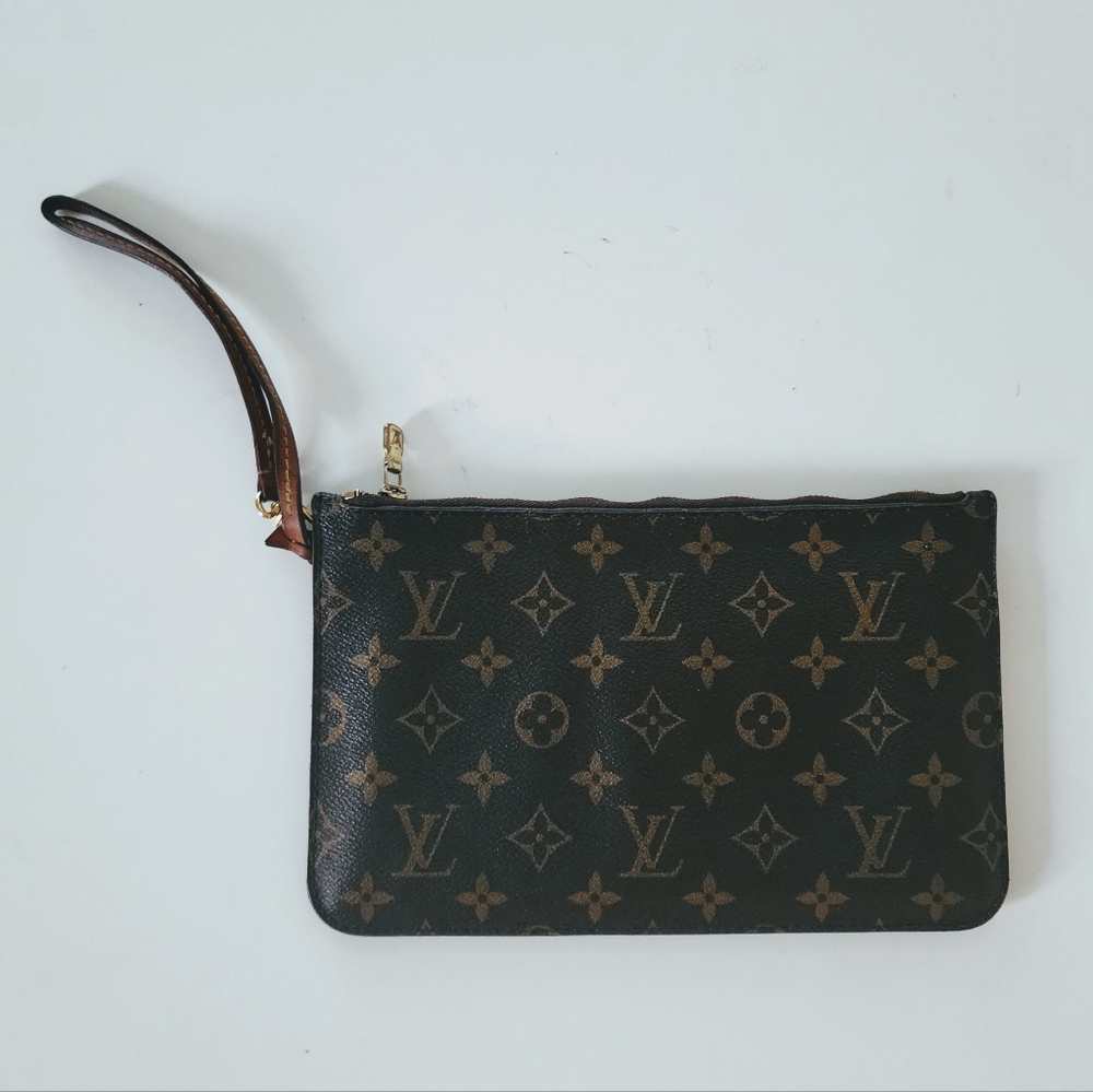 Authentic Louis Vuitton Monogram Canvas Neverfull Wristlet